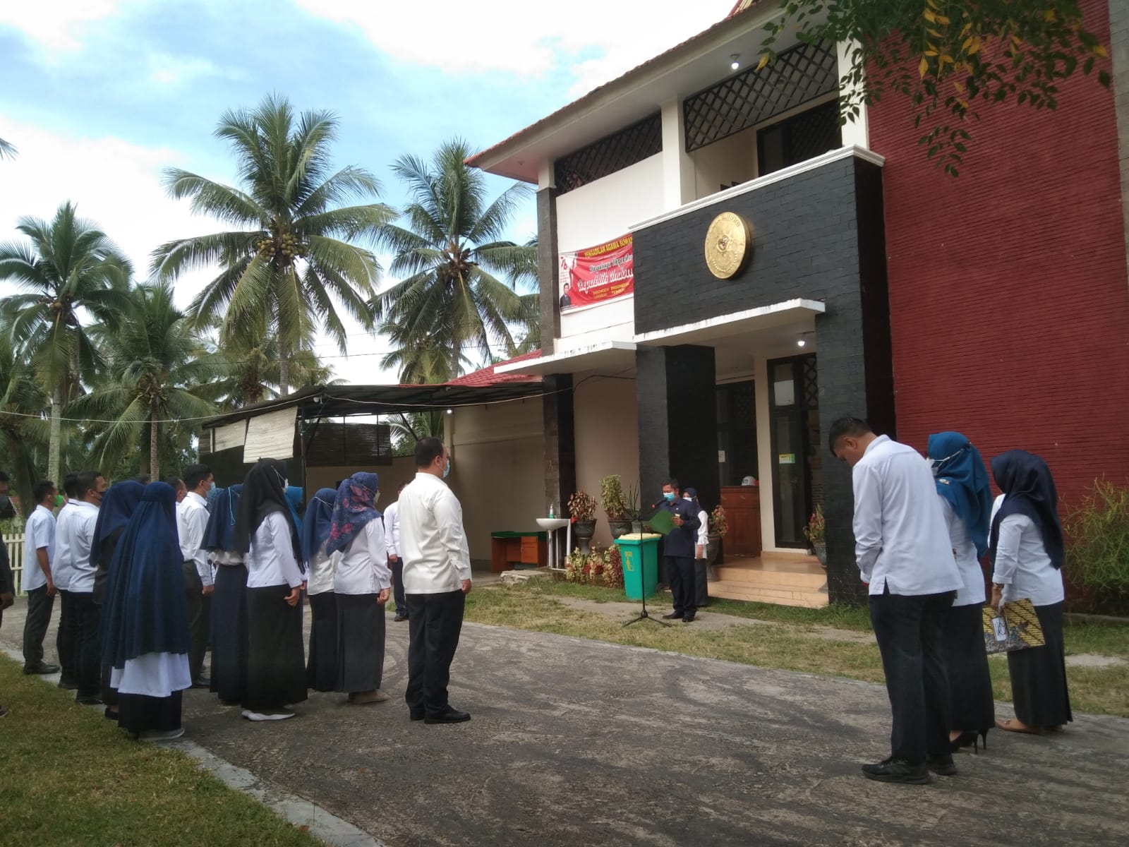 senin 11 oktober 21